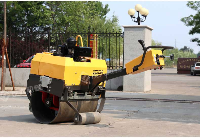 手扶单轮压路机