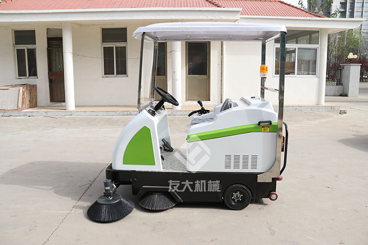座驾式扫地机 座驾式扫地机
