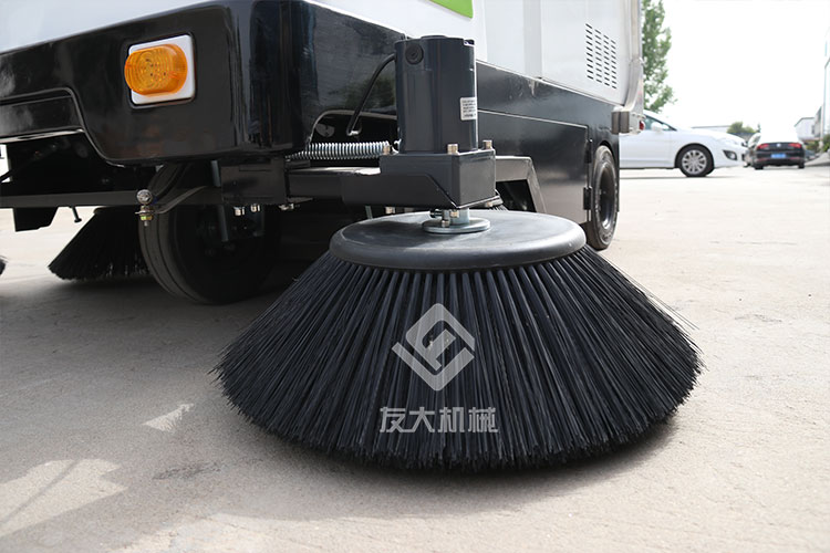 座驾式扫地机 座驾式扫地机