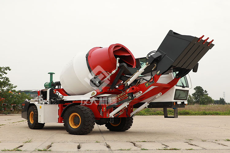 如何辨别自动上料搅拌车的优劣？