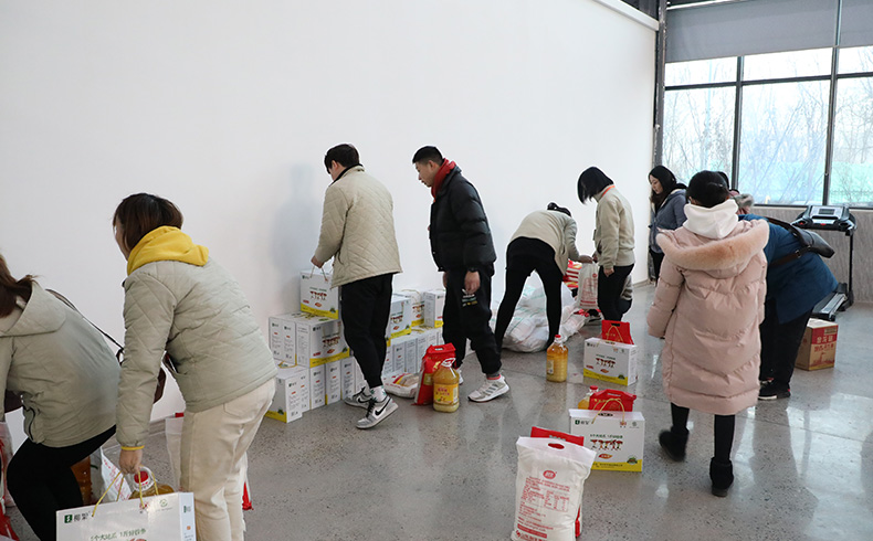 牛年到，新春福利沉甸甸|友大机械为全体员工发放新春福利