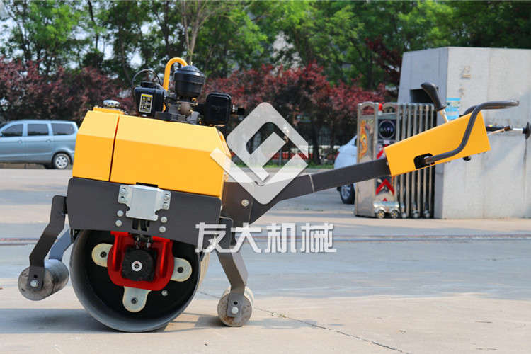 手扶小型压路机 (1).JPG