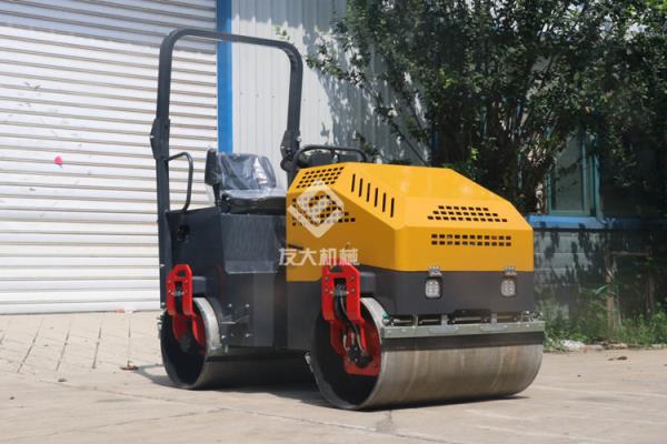 关于座驾式压路机的轮胎保养方法，还不了解就晚了