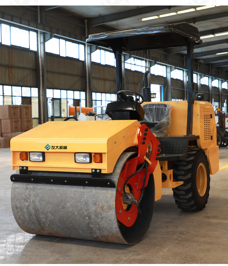 友大压路机_15.jpg