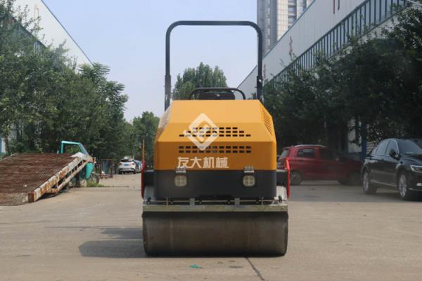 采购小型压路机不盲从，采购知识要牢记