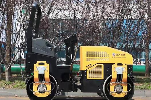 小型压路机